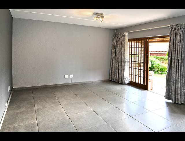 3 BEDROOM DUPLEX FOR SALE IN KYALAMI HILLS